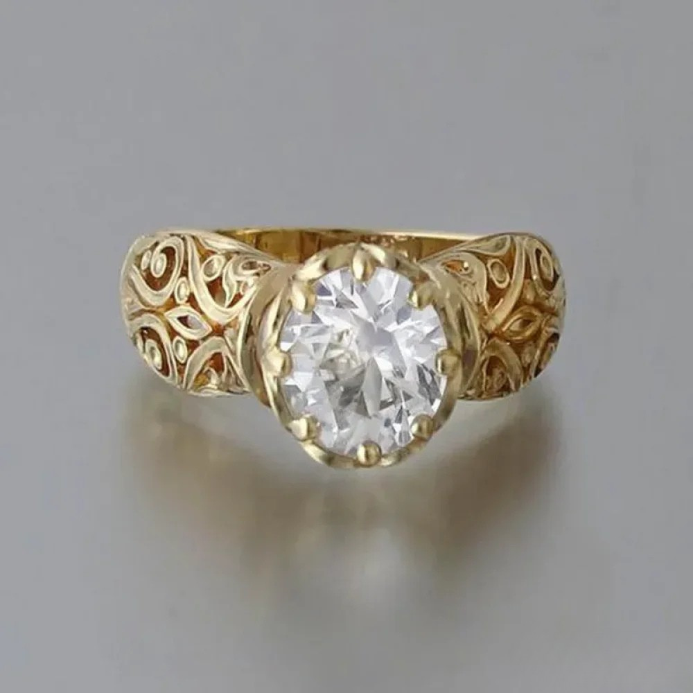 Eleganter Ring mit weißen Zirkonia