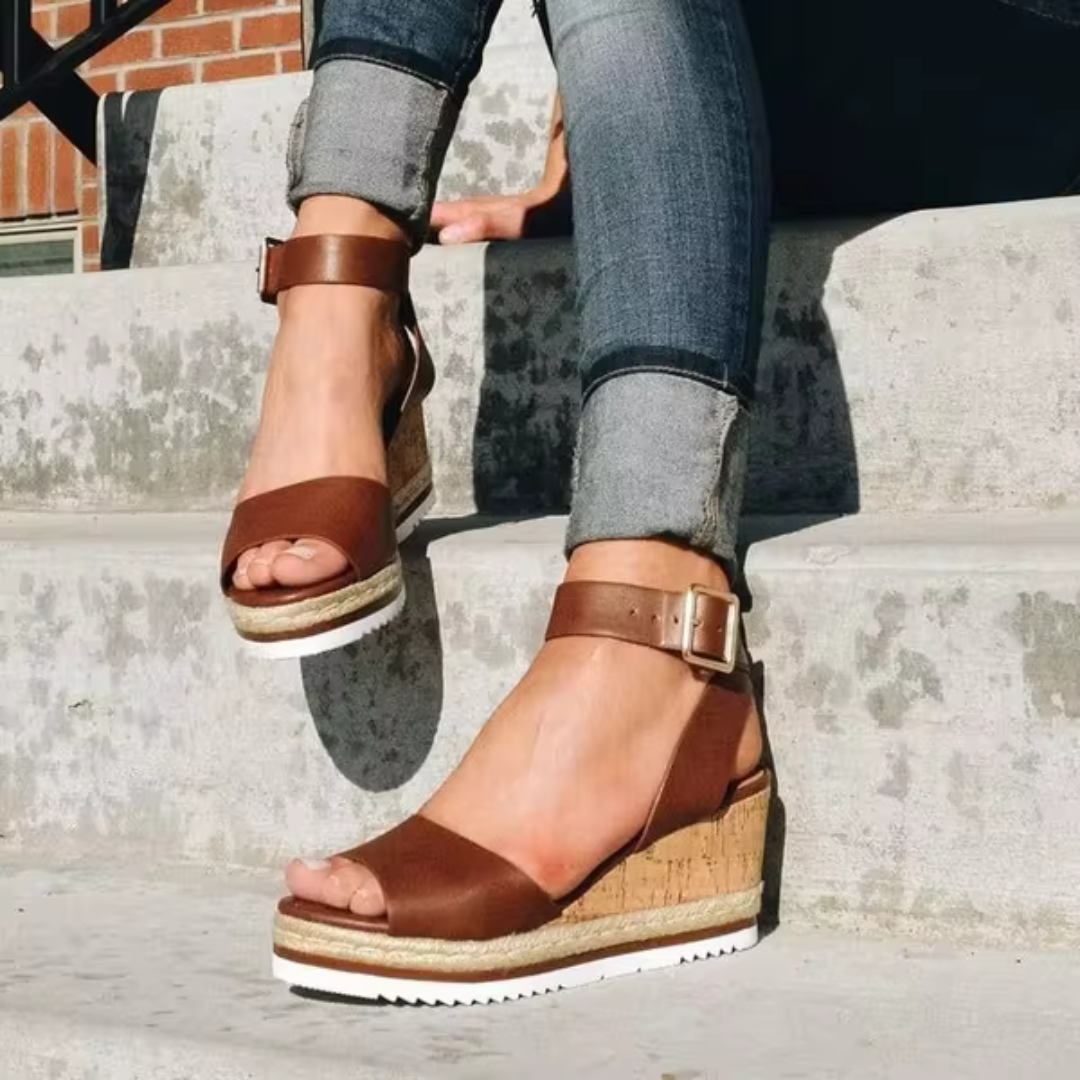 Cassandra - Stylische Keilsandalen