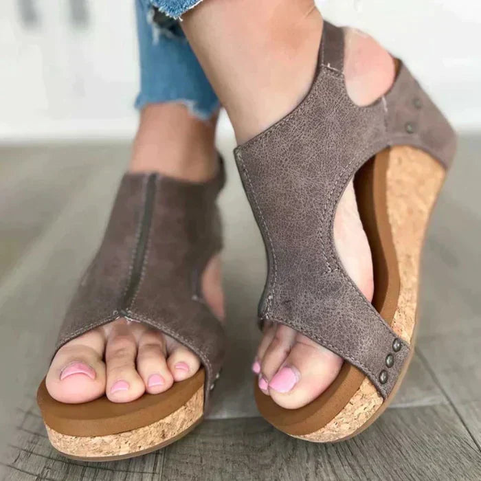 Madeline - Stylische Keilsandalen