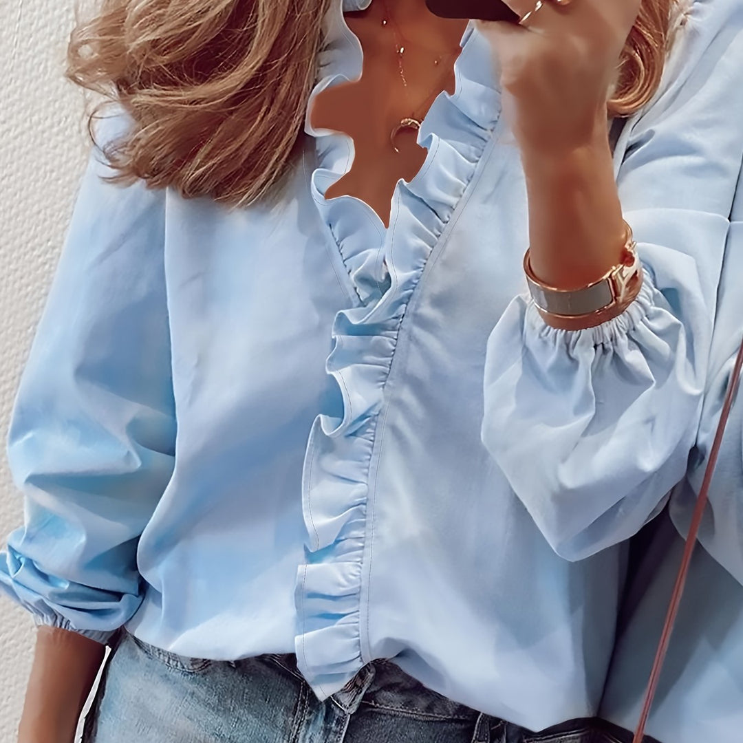 Brigitte – Rüschenshirt mit V-Ausschnitt