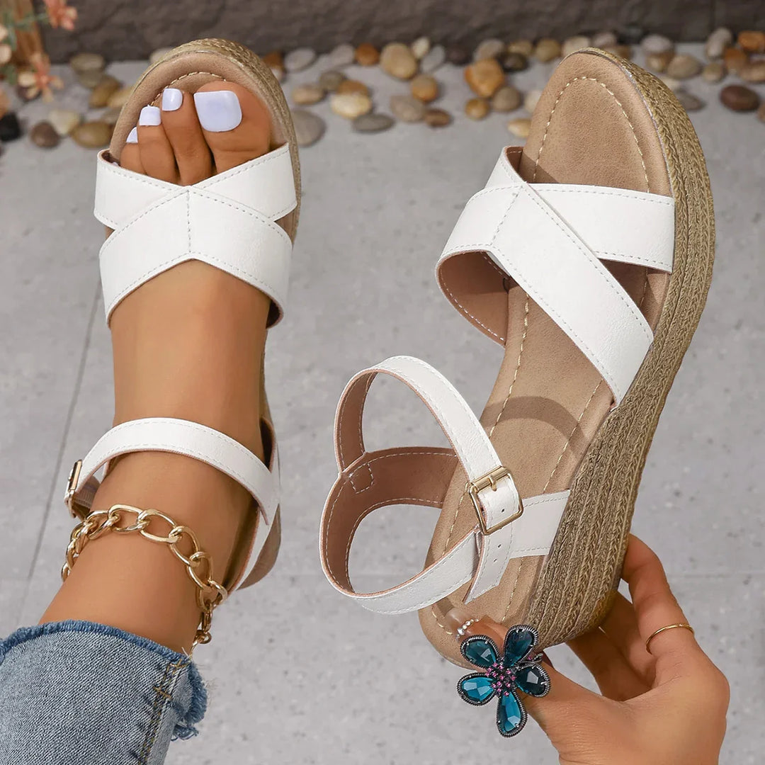 Daphnie - Elegante Keilsandalen