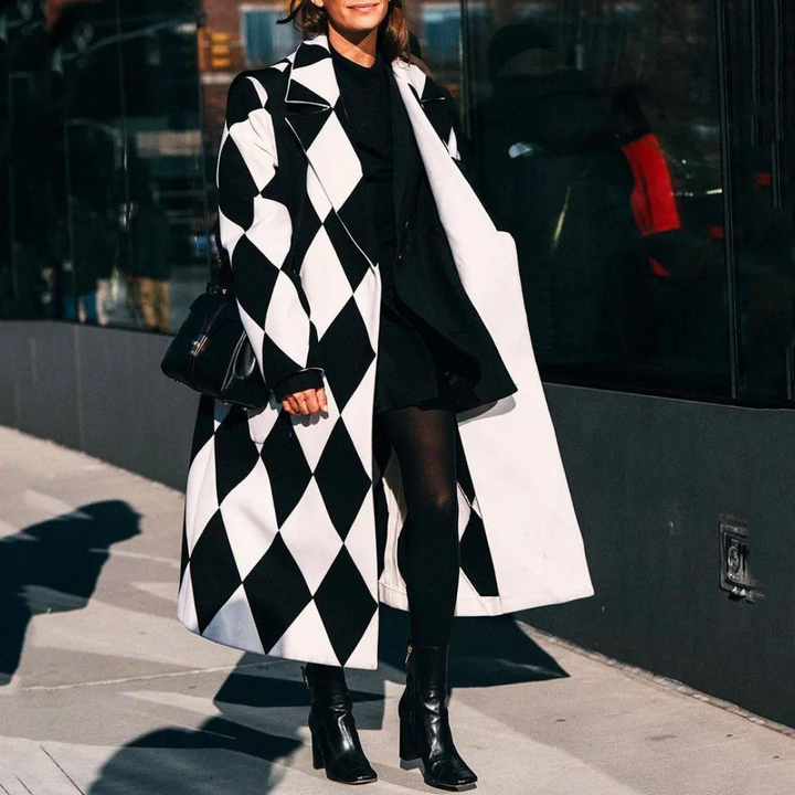 Aya | Langer Damenmantel mit stylischen Mustern, aus  Stoff