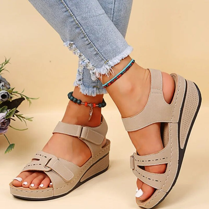 Mara - Verstellbare Riemchen-Sandalen