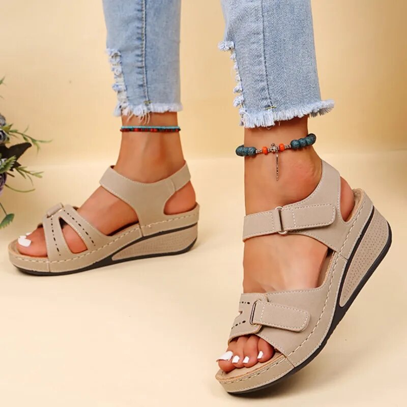 Mara - Verstellbare Riemchen-Sandalen