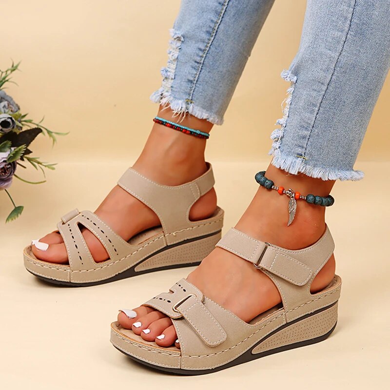 Mara - Verstellbare Riemchen-Sandalen