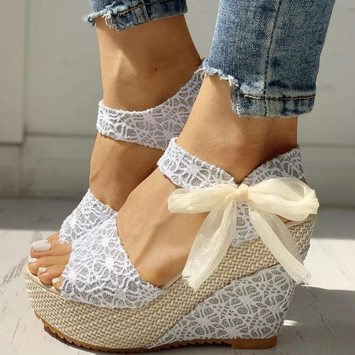Arlene - Spitzen Schleifen Sandalen