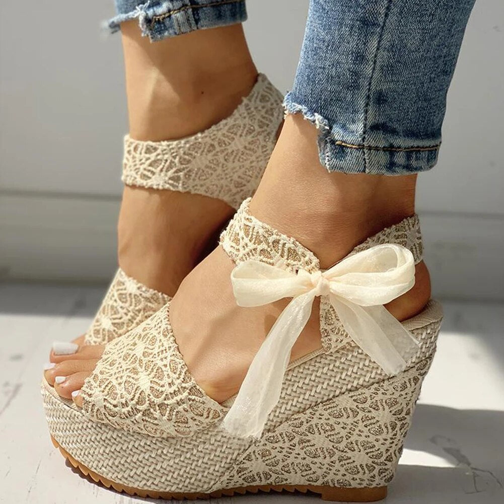Arlene - Spitzen Schleifen Sandalen