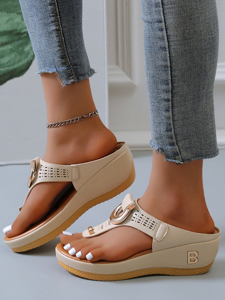 Solaire - Erhöhte Zehenring-Sandalen