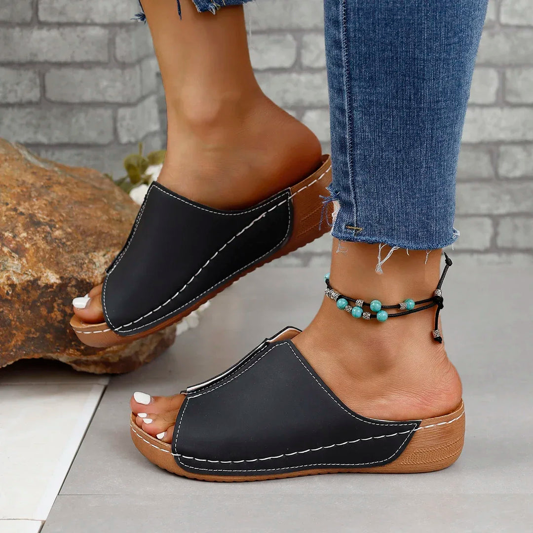 Iris - Elegante Slip-On Wedges